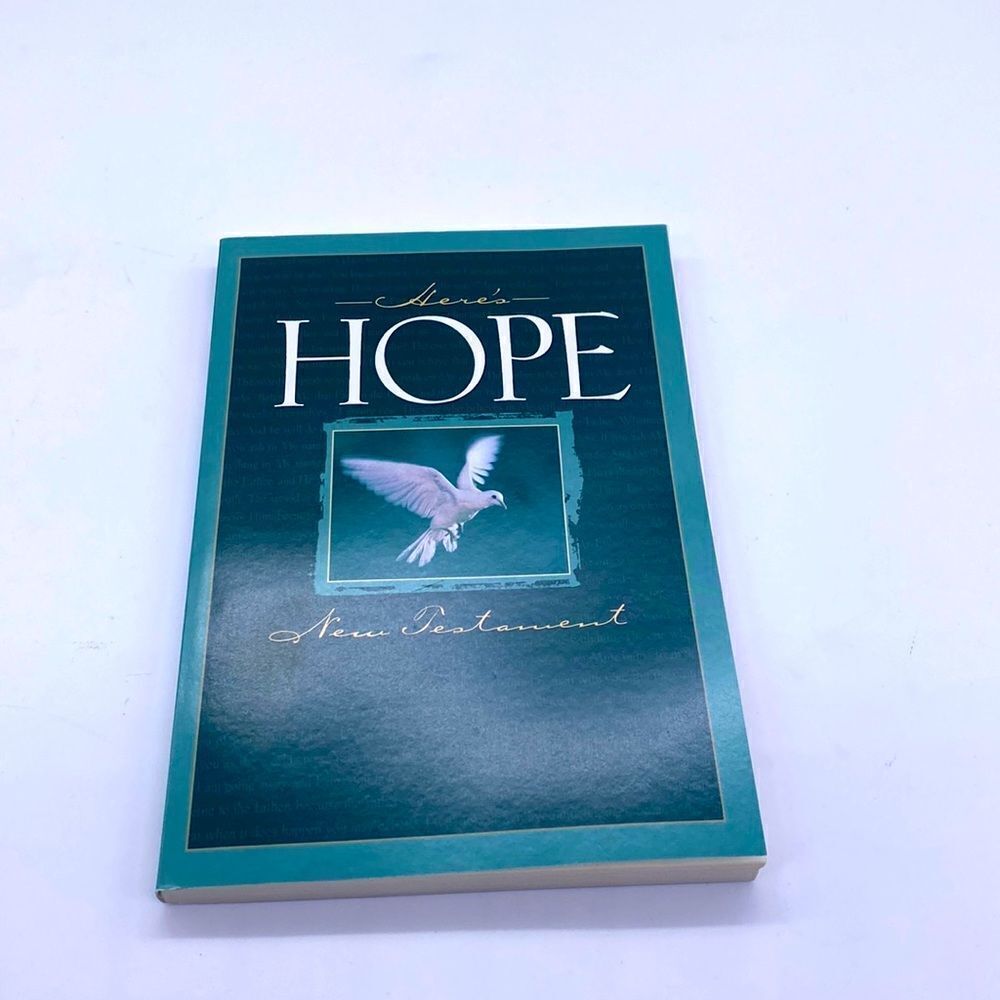 ✨FREE GIFT 💝 🎁✨ Here’s Hope New Testament HCSB Bible 💚✨